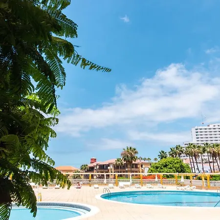 Apartamento Homeforguest Beach Apt With Sea View & Pool, 50 Steps To The Sea