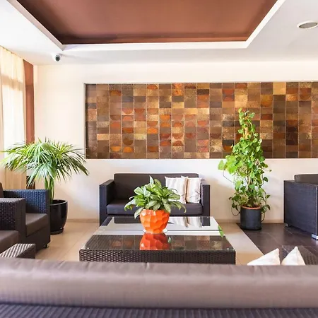 Homeforguest Beach Apt With Sea View & Pool, 50 Steps To The Sea Плайя-Фаньябе