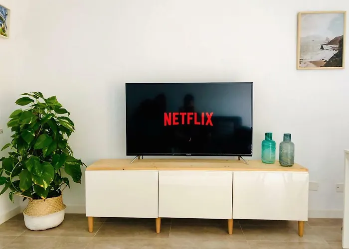 Homeforguest Beach Apt With Sea View & Pool, 50 Steps To The Sea Apartament *