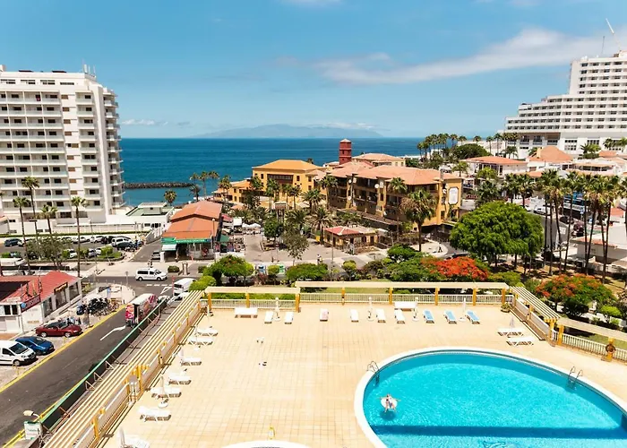 Homeforguest Beach Apt With Sea View & Pool, 50 Steps To The Sea