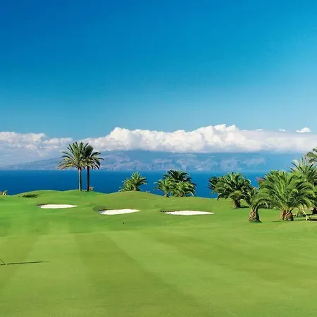 Homeforguest Beach Apt With Sea View & Pool, 50 Steps To The Sea